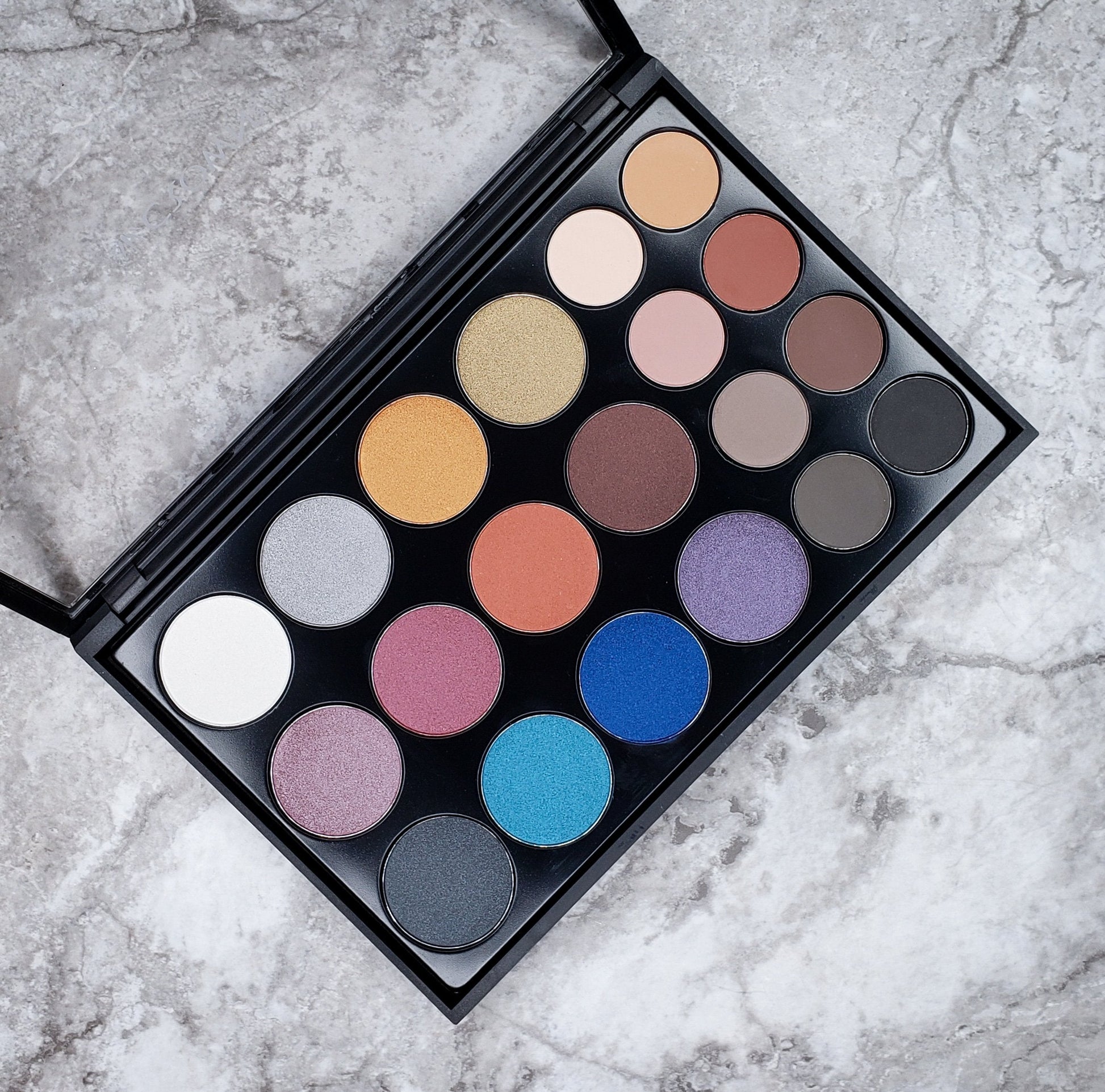 BOLD EYESHADOW PALETTE CP08 - Reskined- Best Price in United States