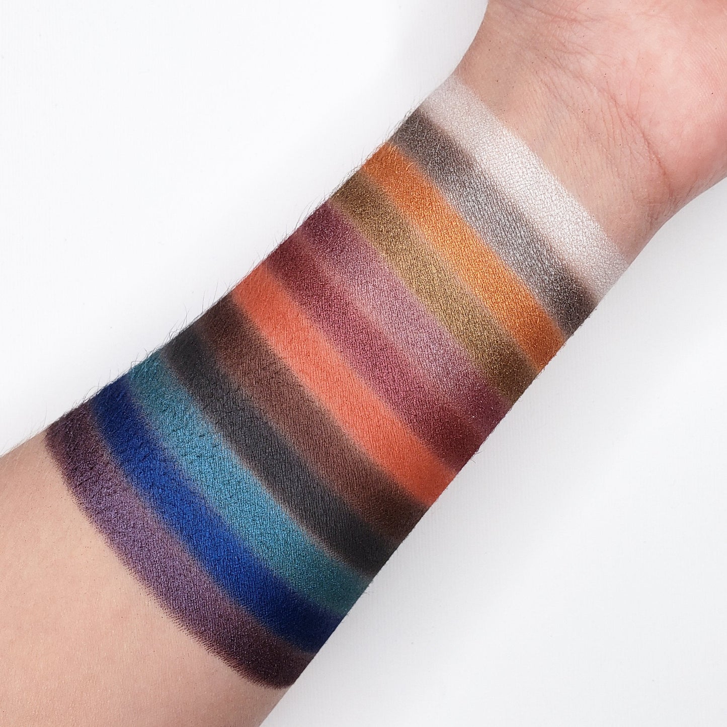 BOLD EYESHADOW PALETTE CP08 - Reskined- Best Price in United States