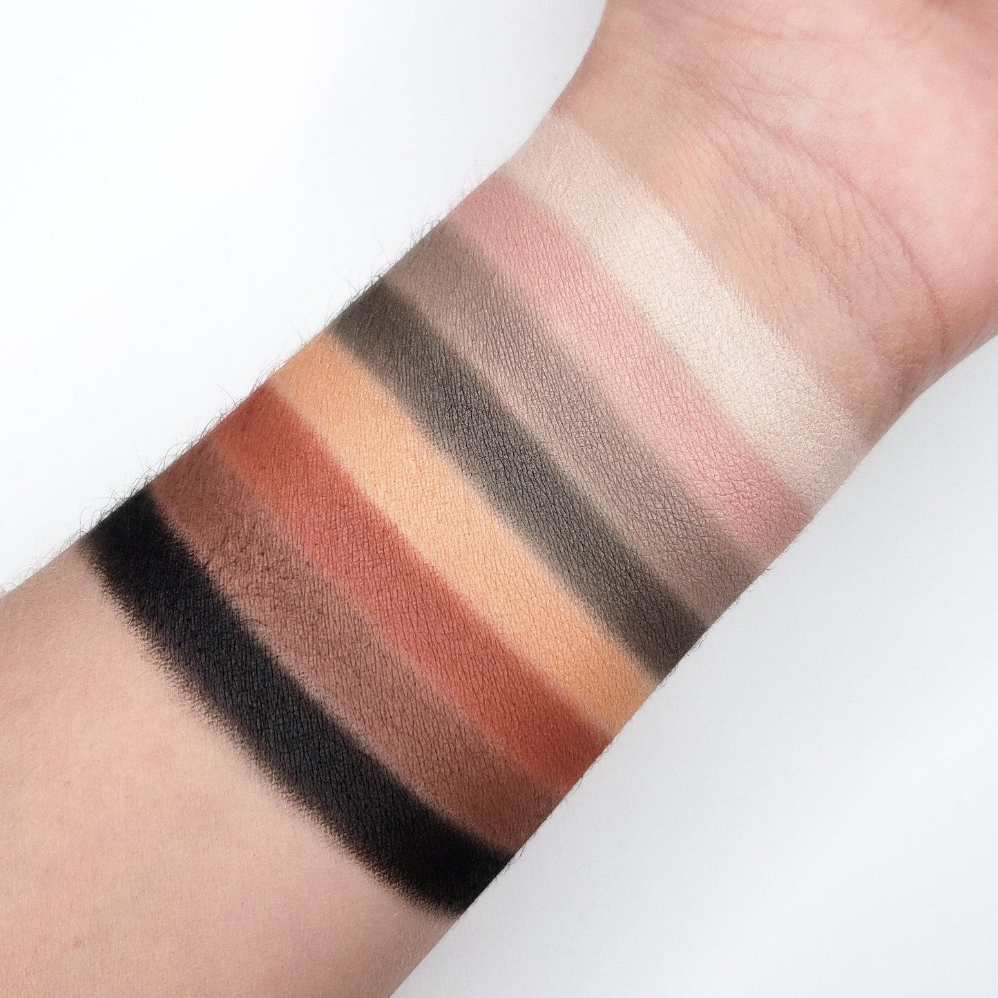 BOLD EYESHADOW PALETTE CP08 - Reskined- Best Price in United States