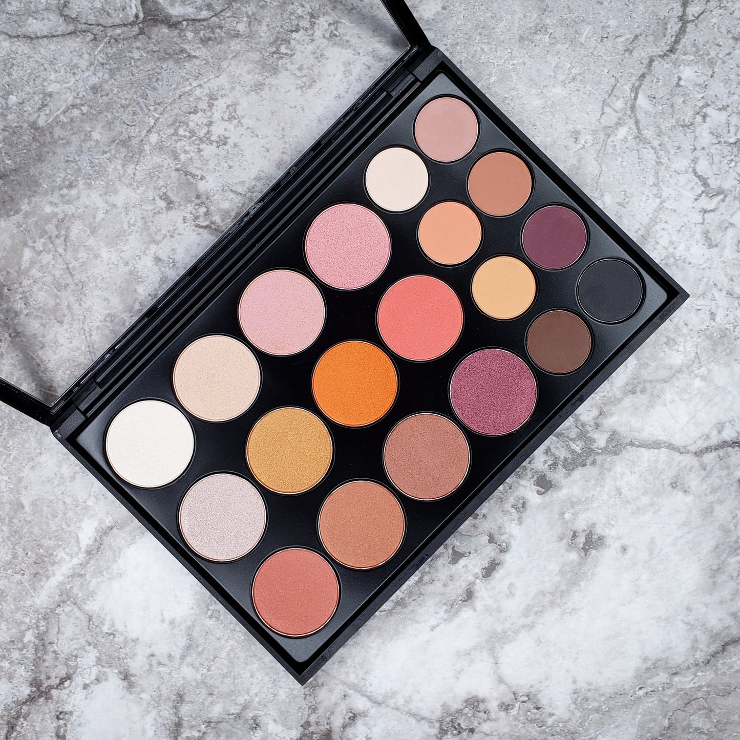 GOLDEN PEACH EYESHADOW PALETTE CP15 - Reskined- Best Price in United States