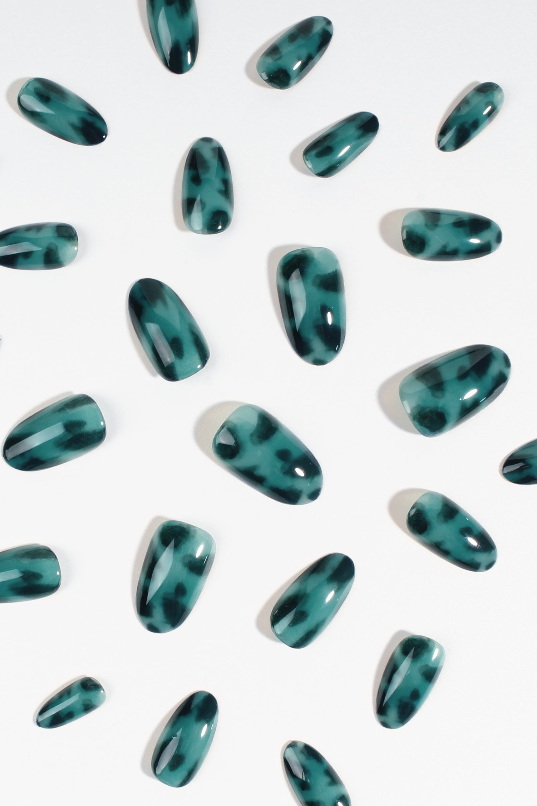 Emerald Amber | Soft & Durable Press-On Nails - Reskined- Best Price in United States